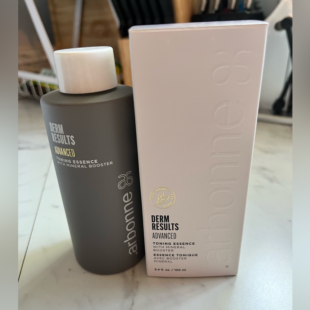 Arbonne DERMRESULTS Advanced Toning Essence